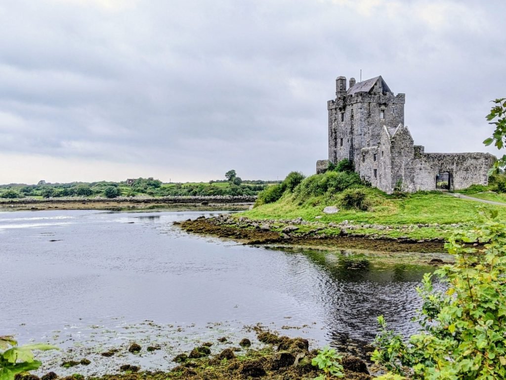 Ricordi di un viaggio in Irlanda: visitare l’Isola di Smeraldo in macchina.